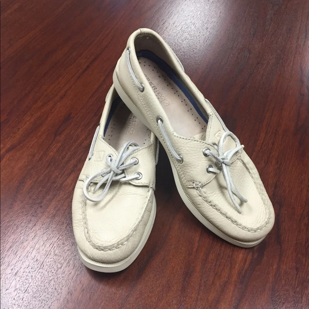Sperry Top-Siders W 7.5 Cream Gently Used - Picture 1 of 6